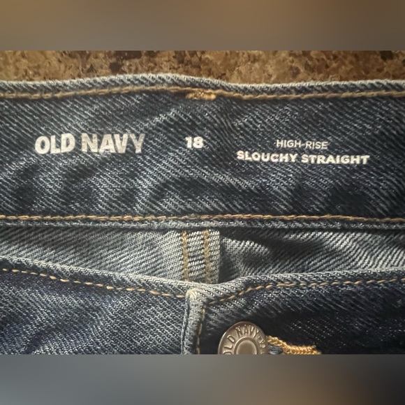 Old Navy Women's Slouchy Straight Leg Jeans - Picture 3 of 5